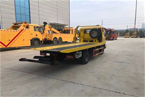 水富非事故拖车